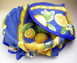 Provencal basket with lid (lemons and small flowers. blue)